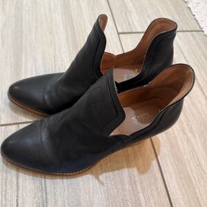Black Ankle Booties with Sleek Design and Stacked Heel Silent D brand